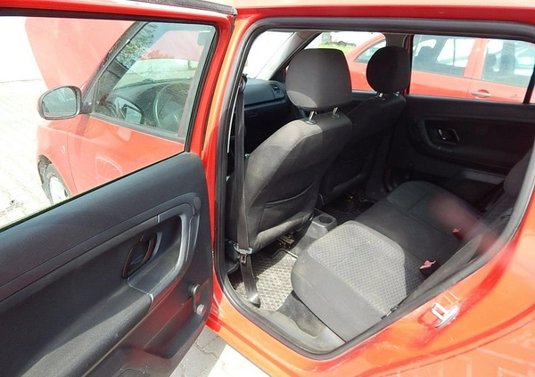 Skoda Fabia cena 9052 przebieg: 156941, rok produkcji 2011 z Wielichowo małe 106